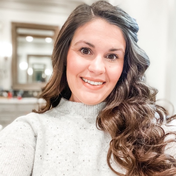 Meet your Posher, Kayla - Picture 8 of 9